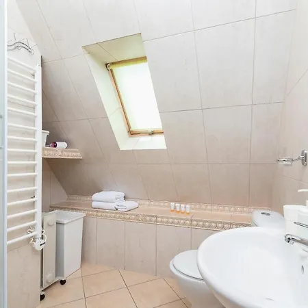 Mocarni Mountain View By Renters Apartment
